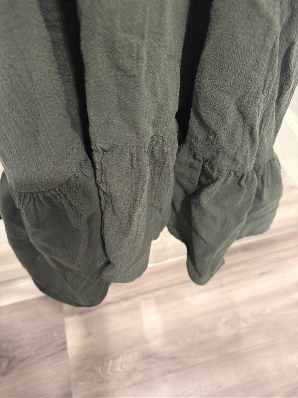 Olive Green Ruffled-Hem Linen dress - Picture 4 of 5